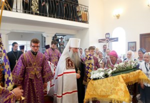 Божественная литургия в храме во имя святителей Василия Великого, Григория Богослова, Иоанна Златоуста г. Саратова