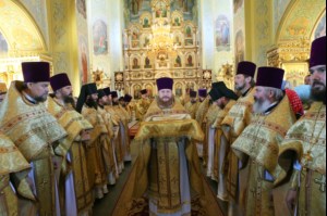 Божественная литургия и молебен у мощей святого равноапостольного князя Владимира в Покровском храме г.Саратова