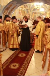 Божественная литургия в Свято-Троицком соборе Саратова