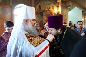 Божественная литургия и панихида в храме во имя Всех Святых, в земле Российской просиявших г. Саратова