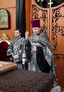 Утреня с чтением Великого канона преподобного Андрея Критского в храме в честь Сошествия Святого Духа г. Саратова
