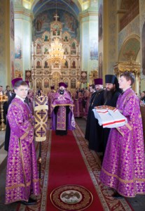 Всенощное бдение в храме в честь Покрова Пресвятой Богородицы г.Саратова