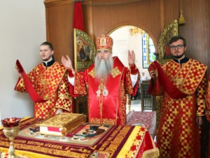 Божественная литургия на Архиерейском подворье — храме в честь иконы Божией Матери «Утоли моя печали» г.Саратова