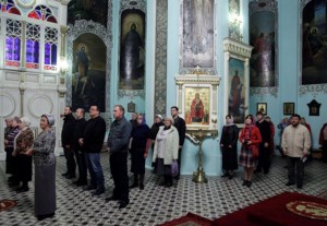 Всенощное бдение c Чином Воздвижения Креста в храме в честь Сошествия Святого Духа города Саратова