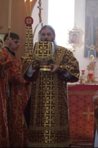 Божественная литургия в храме во имя святого великомученика Георгия Победоносца микрорайона Солнечный города Саратова