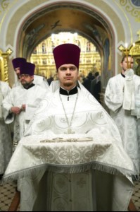 Рождественская Божественная литургия в Свято-Троицком кафедральном соборе Саратова