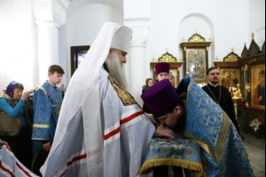 Божественная литургия на Архиерейском подворье – храме в честь иконы Божией Матери «Утоли моя печали» г.Саратова