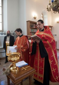 Божественная литургия на Архиерейском подворье — храме во имя святых равноапостольных Мефодия и Кирилла при СГУ в день памяти святых братьев