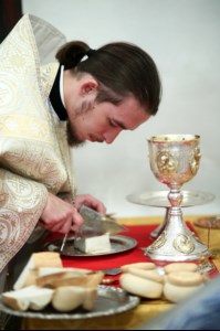 Божественная литургия в храме в честь Покрова Пресвятой Богородицы р.п. Новые Бурасы
