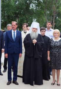 Митрополит Лонгин освятил спортивный зал школы и дом культуры села Сторожевка