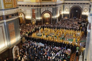 Митрополит Лонгин сослужил Святейшему Патриарху Кириллу на Литургии в кафедральном соборном Храме Христа Спасителя
