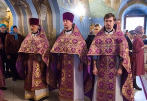 Божественная литургия и крещение оглашенных в Свято-Троицком кафедральном соборе Саратова