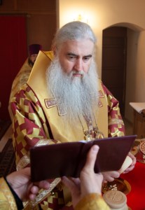 Божественная литургия на Архиерейском подворье — храме в честь иконы Божией Матери «Утоли моя печали» г.Саратова
