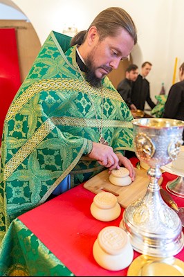 Божественная литургия в храме преподобного Сергия Радонежского г. Саратова