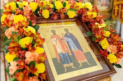 Божественная литургия в храме во имя святых бессребреников и чудотворцев Космы и Дамиана г. Саратова