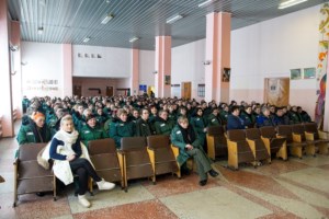 Архиерейский хор Саратовской митрополии выступил в исправительной колонии