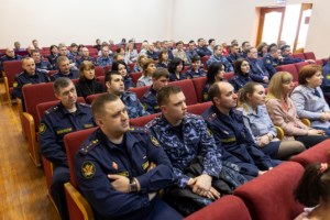 Архиерейский хор Саратовской митрополии выступил в УФСИН