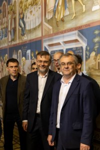 Митрополит Лонгин совершил пасхальное богослужение