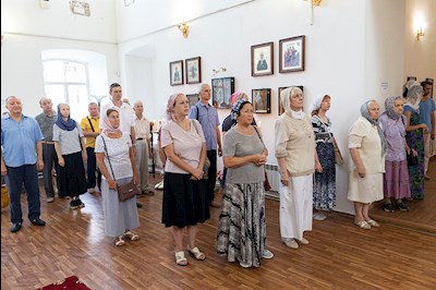 Божественная литургия в храме во имя святителя Митрофана, епископа Воронежского, г.Саратова