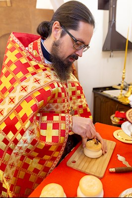 Божественная литургия в храме Воскресения Христова г. Саратова