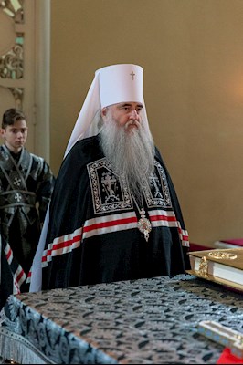 Великое повечерие с чтением канона преподобного Андрея Критского в Покровском храме г. Саратова