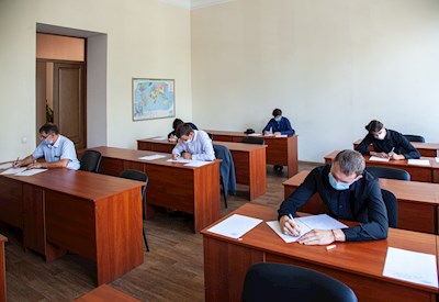 В Саратовской православной духовной семинарии начались вступительные испытания