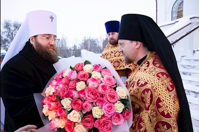 Митрополит Игнатий совершил Божественную литургию в Петропавловском храме Саратова