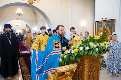 Митрополит Игнатий совершил всенощное бдение в Петропавловском храме г. Саратова