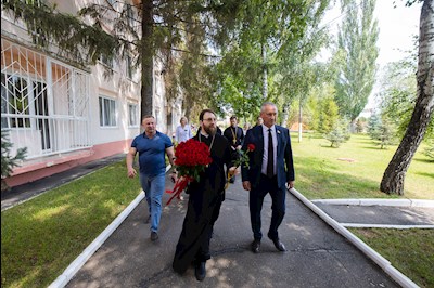 Митрополит Игнатий посетил Аткарский дом-интернат для престарелых и инвалидов