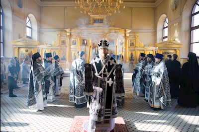 Митрополит Игнатий совершил Литургию Преждеосвященных Даров в храме святого апостола и евангелиста Иоанна Богослова при СПДС