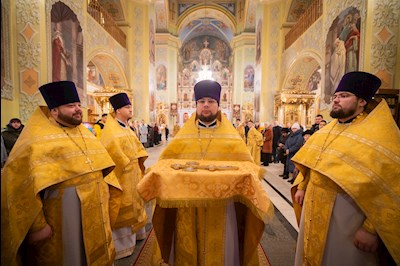 Митрополит Игнатий совершил Божественную литургию и молебен на новый год в Покровском соборе г. Саратова