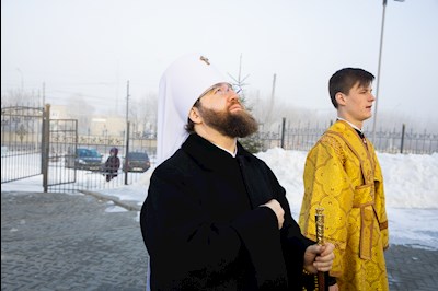 Митрополит Игнатий совершил Божественную литургию в храме святителей Василия Великого, Григория Богослова и Иоанна Златоустого г. Саратова
