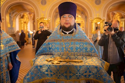 Митрополит Игнатий совершил Божественную литургию в Свято-Троицком кафедральном соборе Саратова