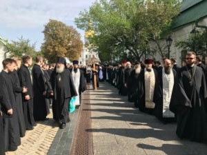 Митрополит Лонгин принял участие в погребении новопреставленного Митрополита Нежинского и Прилукского Иринея
