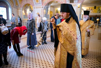 Митрополит Игнатий совершил всенощное бдение в Свято-Троицком кафедральном соборе г. Саратова