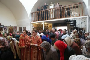 Божественная литургия и панихида в храме во имя святителя и чудотворца Николая на Елшанском кладбище г.Саратова