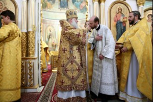 Божественная литургия в храме во имя Всех Святых, в земле Российской просиявших, г.Саратова