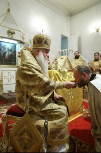 Божественная литургия в храме в честь Покрова Пресвятой Богородицы р.п. Новые Бурасы