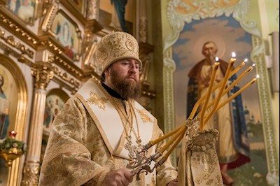 Митрополит Игнатий совершил ночную Божественную литургию в Покровском соборе г. Саратова