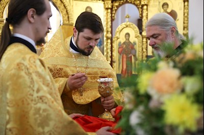 Митрополит Игнатий совершил Литургию в храме великомученика Георгия Победоносца г. Саратова