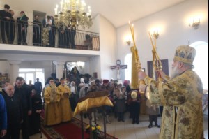 Божественная литургия в храме святителей Василия Великого, Григория Богослова, Иоанна Златоуста г.Саратова
