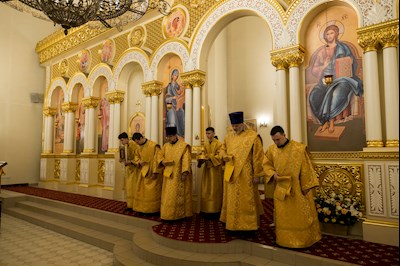 Митрополит Игнатий совершил Божественную литургию в соборном храме святителя Спиридона Тримифунтского г. Саратова