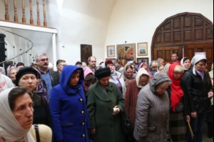 Божественная литургия и панихида в храме во имя святителя и чудотворца Николая на Елшанском кладбище г.Саратова