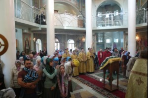 Божественная литургия в храме во имя Всех святых, в земле Российской просиявших, г.Саратова