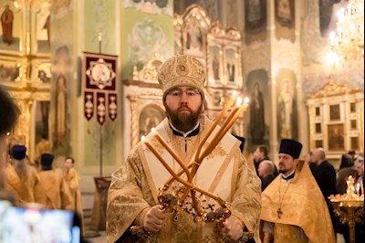 Митрополит Игнатий совершил Божественную литургию и молебен на новый год в Покровском соборе г. Саратова