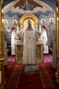 Крещальная литургия в Свято-Троицком соборе Саратова