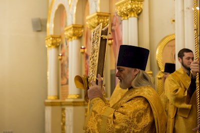 Митрополит Игнатий совершил Божественную литургию в соборном храме святителя Спиридона Тримифунтского г. Саратова