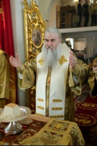 Божественная литургия в храме святителей Василия Великого, Григория Богослова, Иоанна Златоуста г.Саратова
