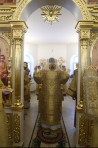 Божественная литургия в храме святителя Иоанна Златоуста в п. Зональный г.Саратова