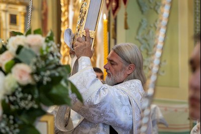 Митрополит Игнатий совершил Божественную литургию в Покровском соборе г. Саратова
